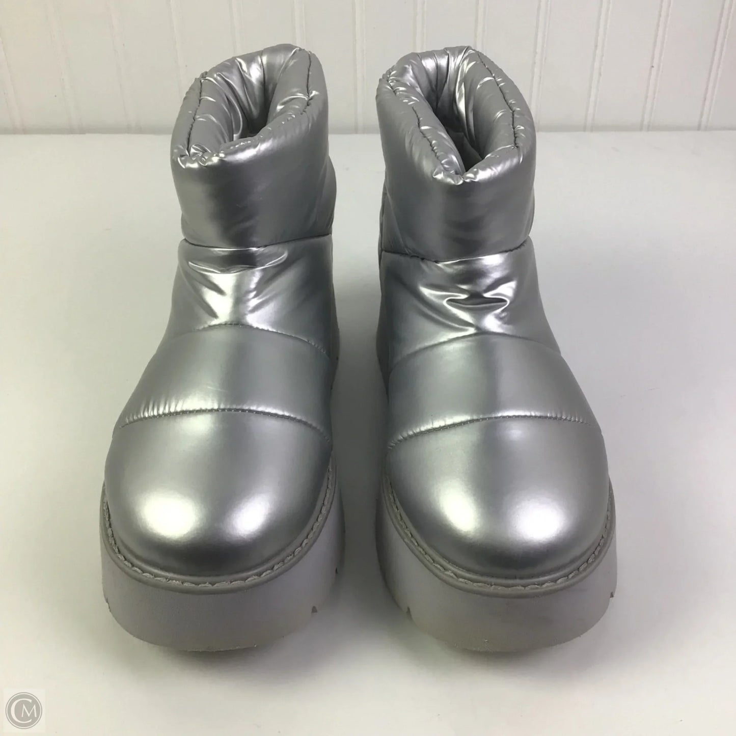 Boots Snow By Clothes Mentor In Silver, Size: 8