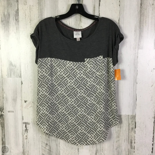 Top Short Sleeve By Knox Rose In Grey, Size: Xs