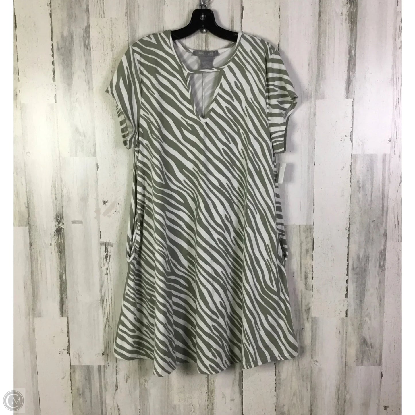 Dress Casual Short By Clothes Mentor In Green, Size: 2x