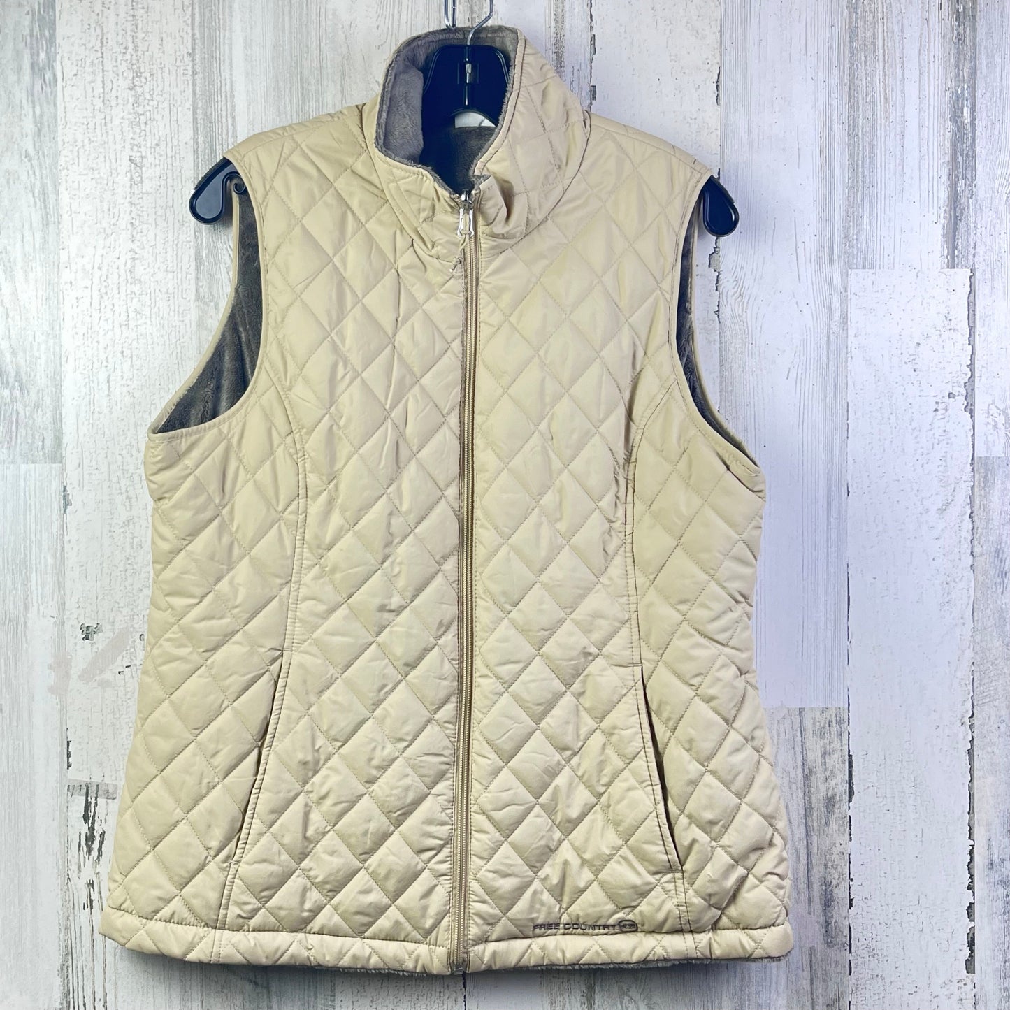 Vest Puffer & Quilted By Free Country In Tan, Size: L