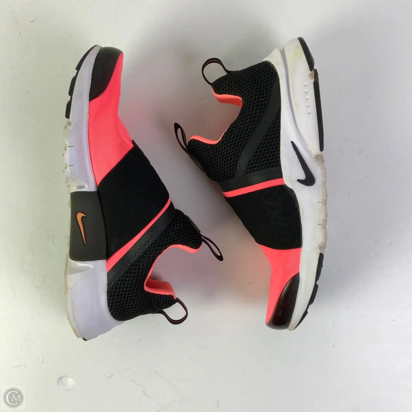 Shoes Athletic By Nike In Black & Pink, Size: 8.5