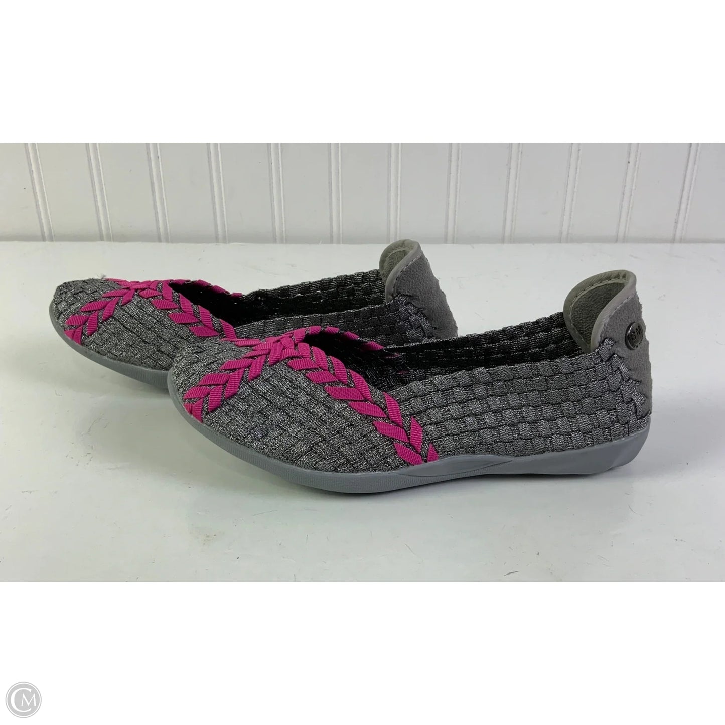 Shoes Flats By Bernie Mev In Silver, Size: 6
