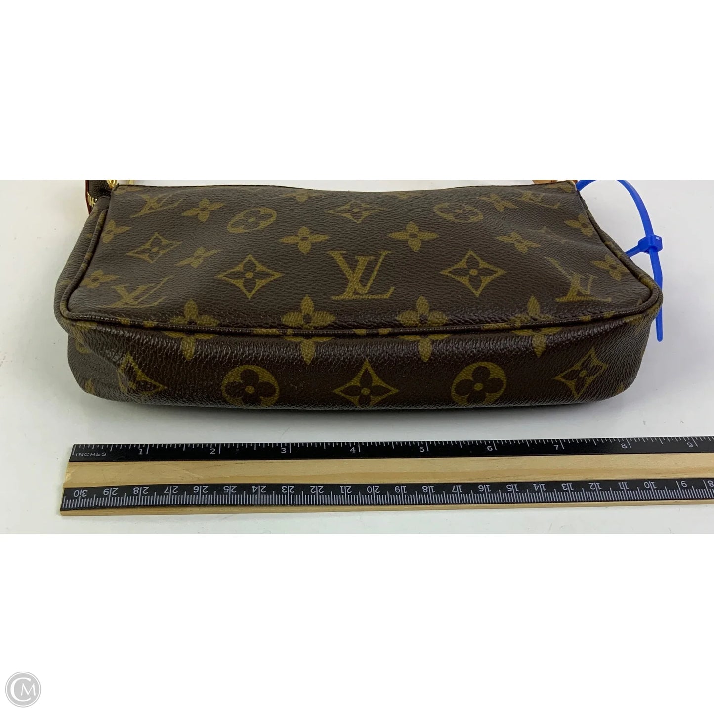 Clutch Luxury Designer By Louis Vuitton, Size: Medium