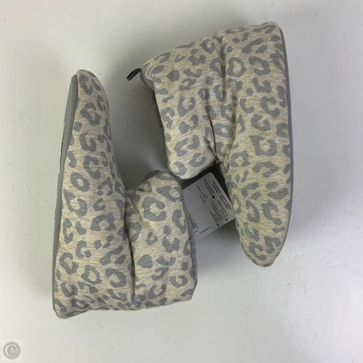 Slippers By Clothes Mentor In Grey & Tan, Size: 9