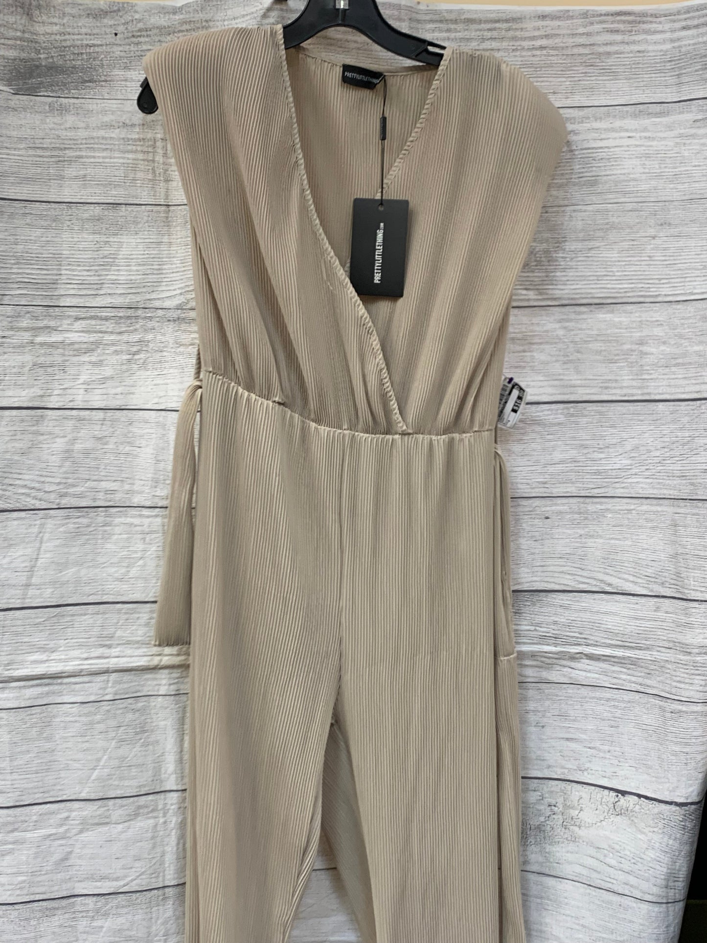 Taupe Jumpsuit Pretty Little Thing, Size 8