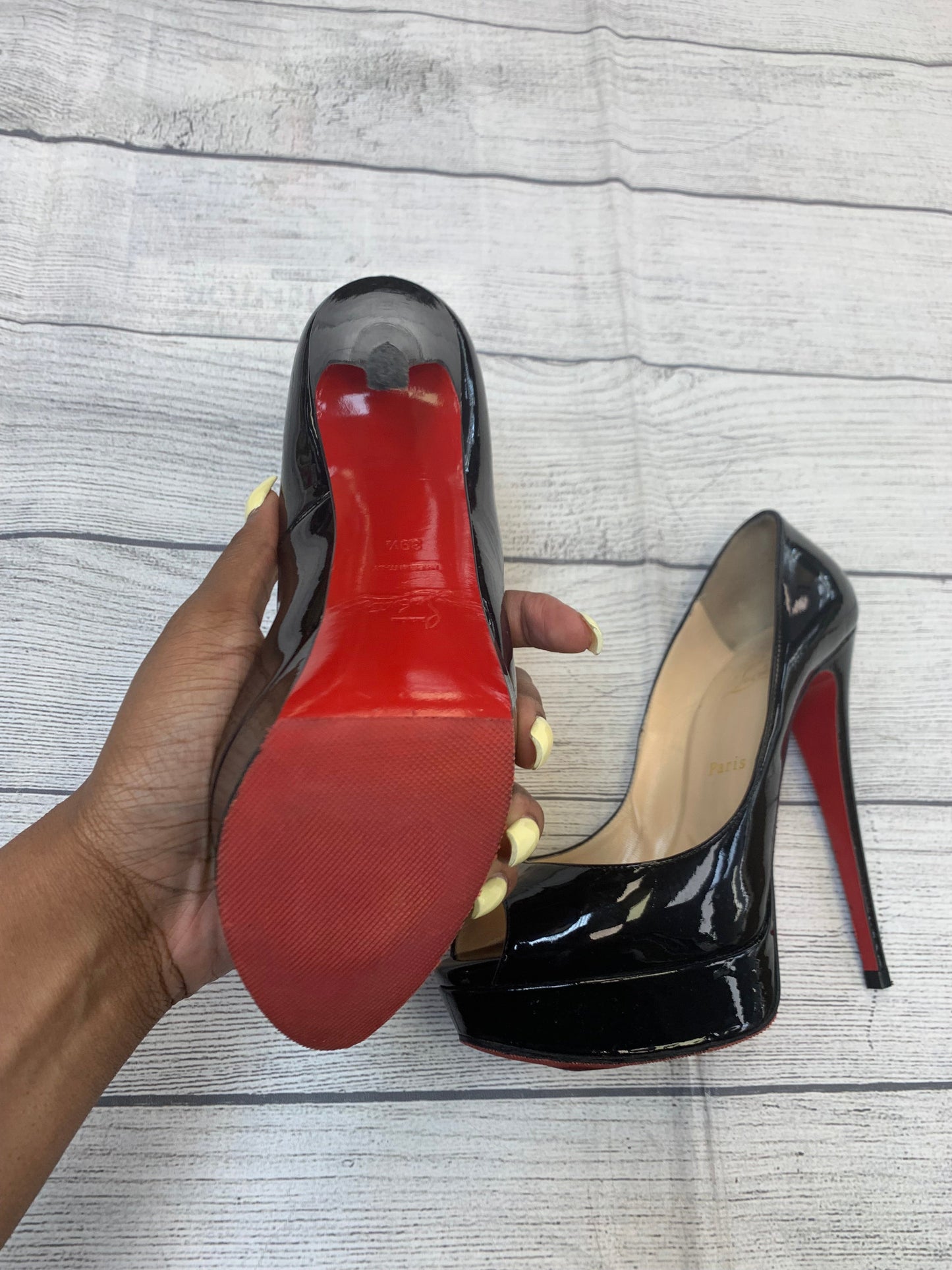 Shoes Designer By Christian Louboutin  Size: 8.5