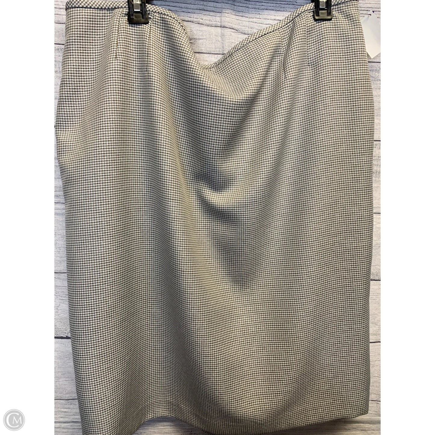Skirt Midi By Le Suit In Grey, Size: 18