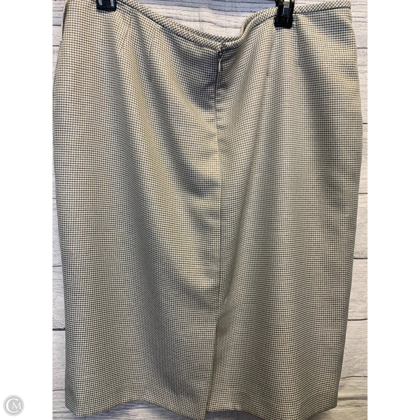 Skirt Midi By Le Suit In Grey, Size: 18