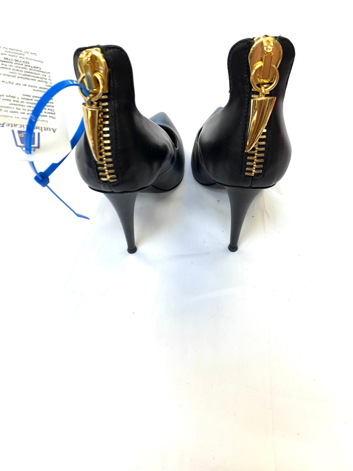 Shoes Designer By Giuseppe Zanotti In Black & Gold, Size: 7