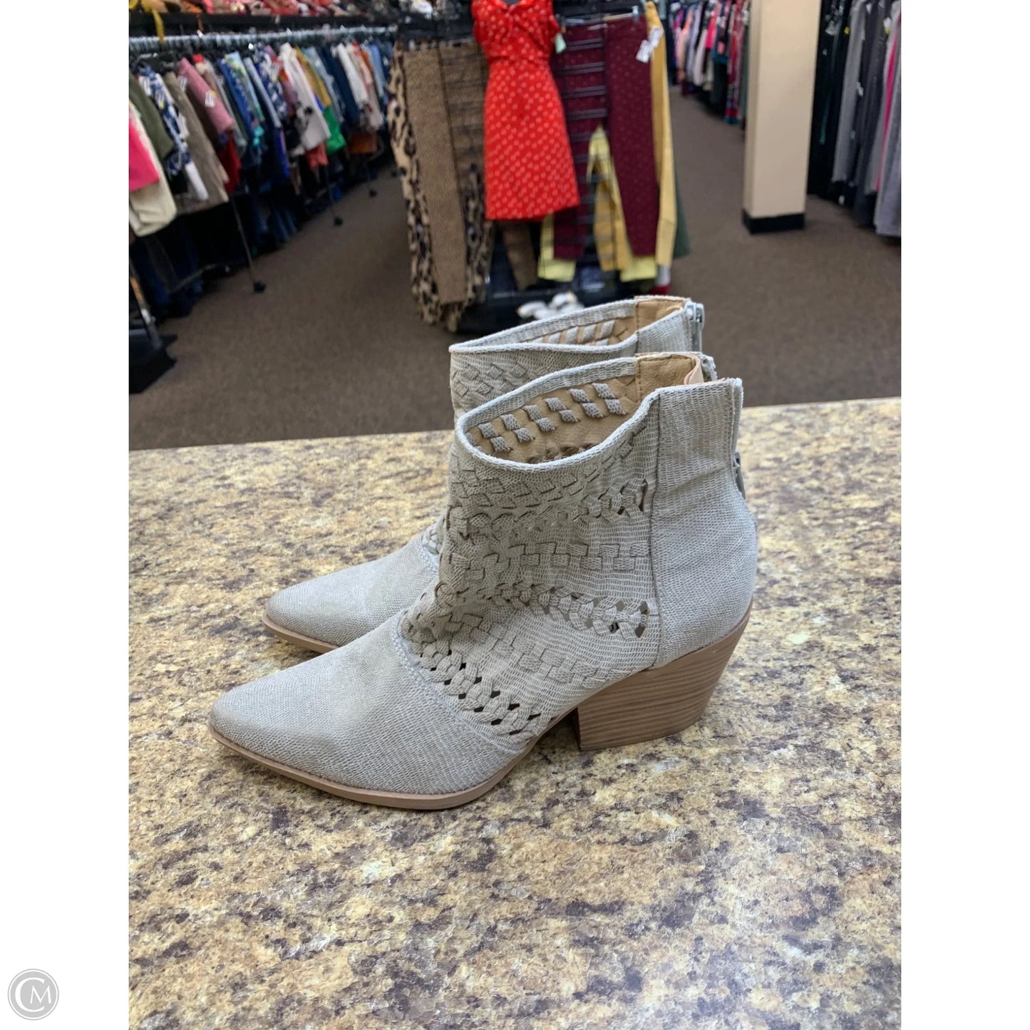 Boots Ankle Heels By Clothes Mentor In Beige, Size: 9