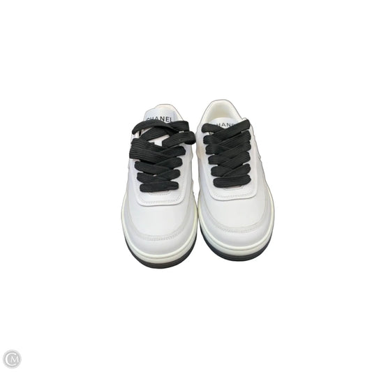 Shoes Luxury Designer By Chanel In White, Size: 6