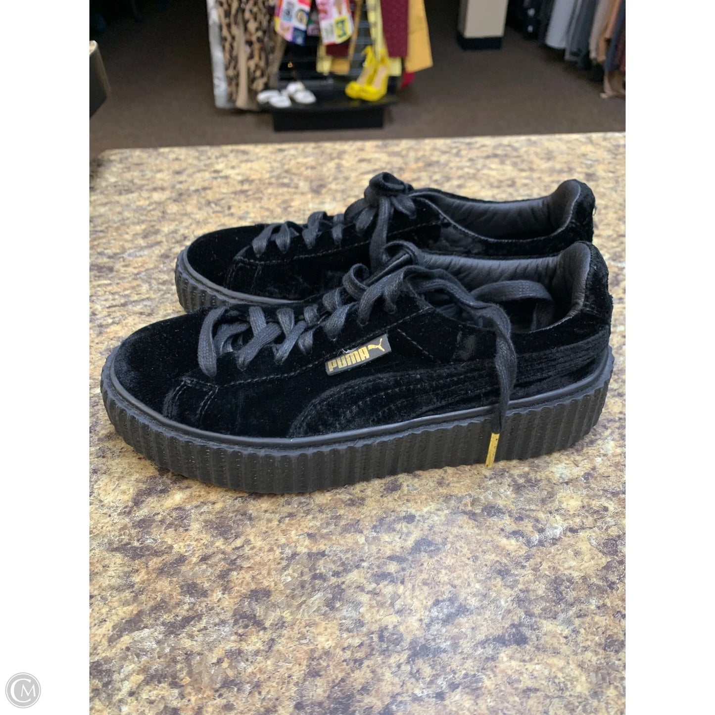 Shoes Sneakers By Puma In Black, Size: 6.5