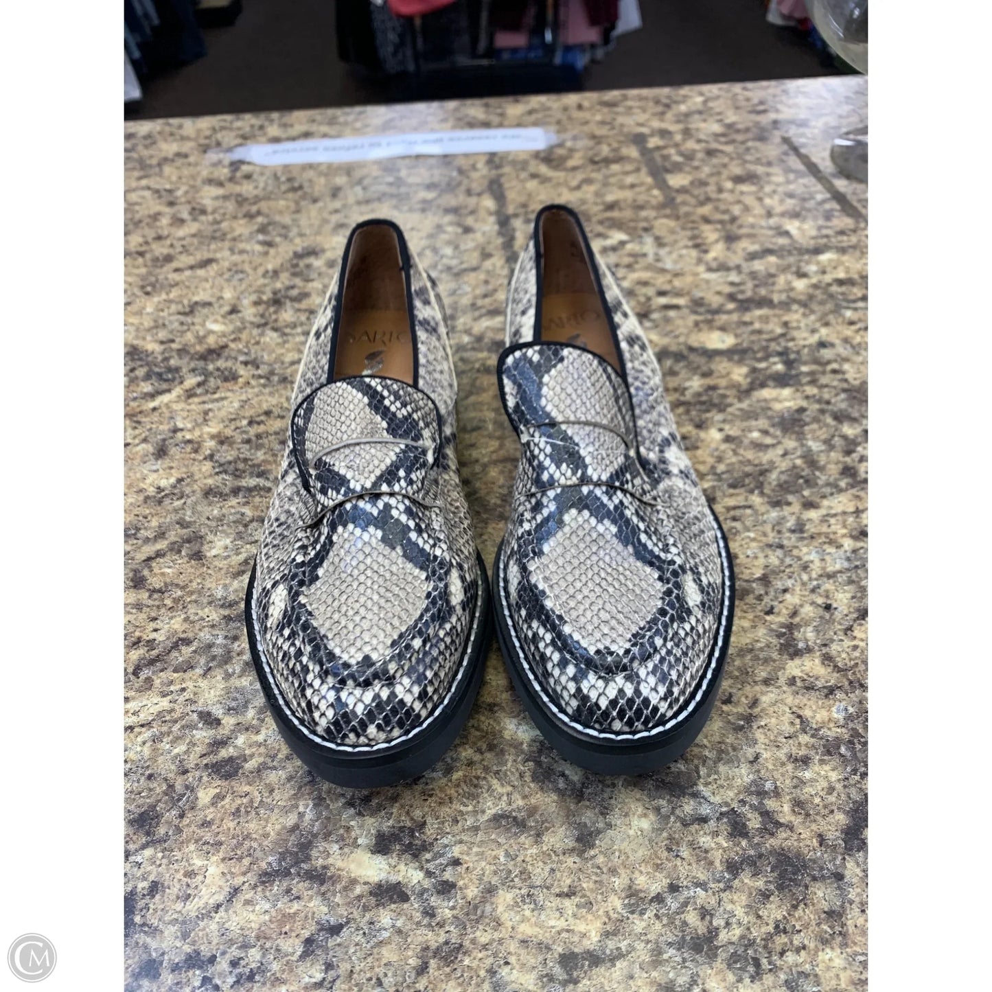 Shoes Flats By Cmf In Snakeskin Print, Size: 6
