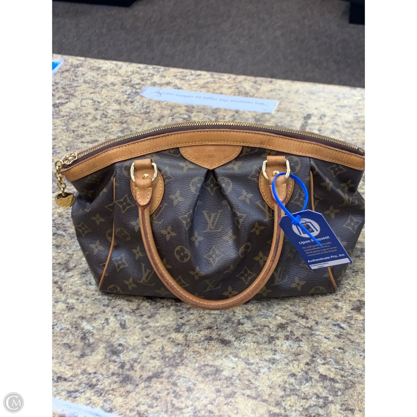 Handbag Luxury Designer By Louis Vuitton, Size: Medium