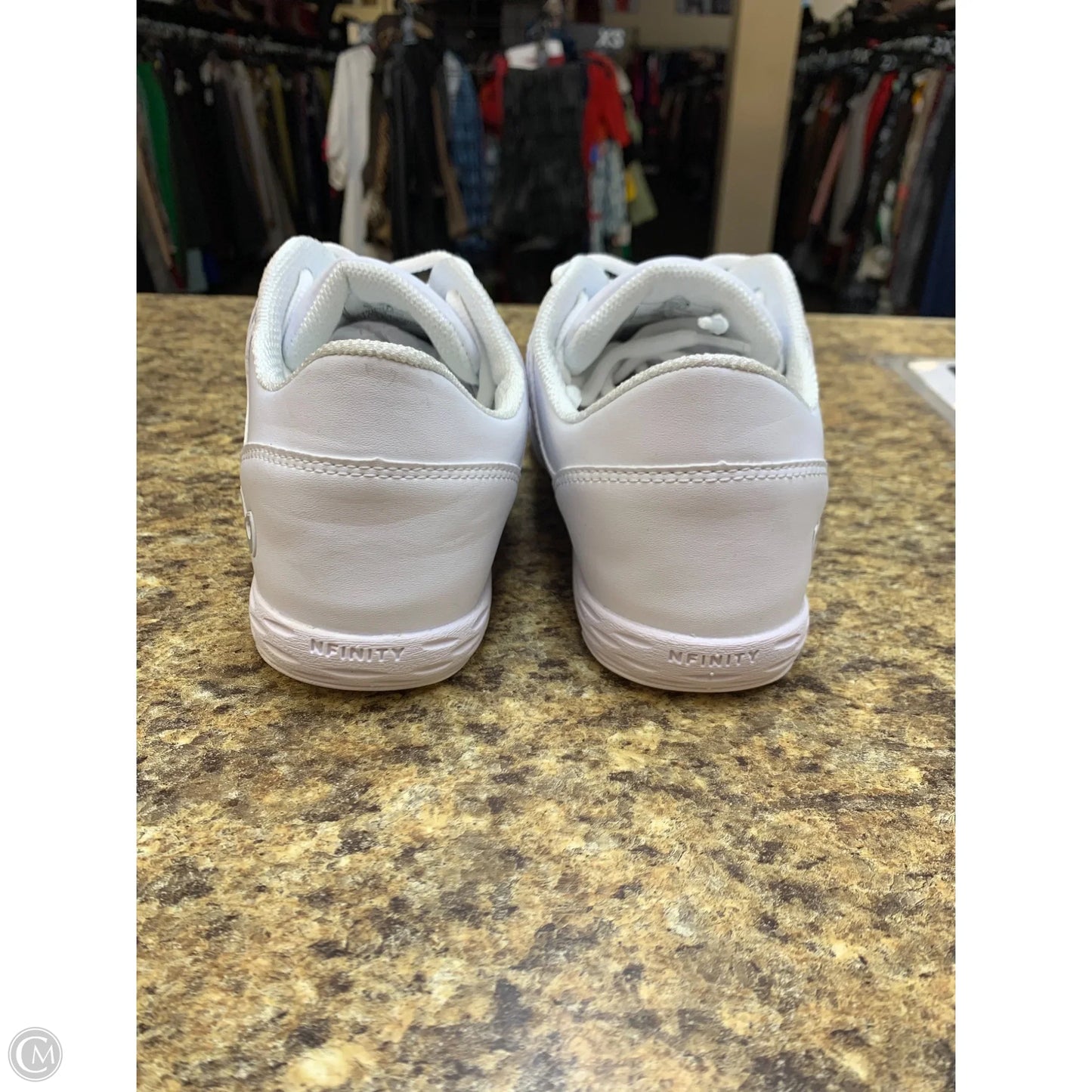 Shoes Athletic By Cmf In White, Size: 9