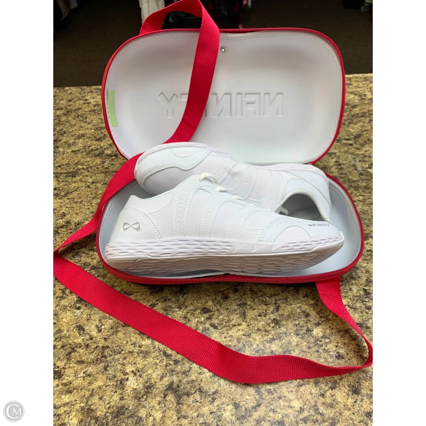 Shoes Athletic By Cmf In White, Size: 9