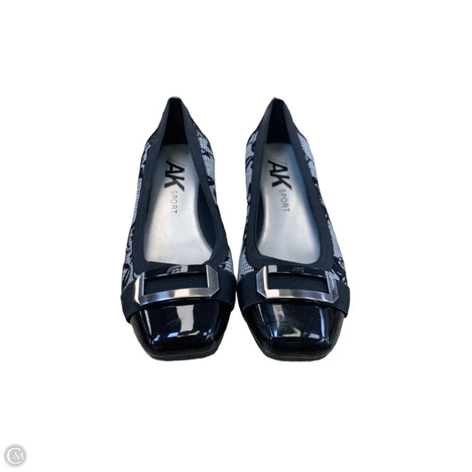 Shoes Flats By Anne Klein In Black & Grey, Size: 10.5