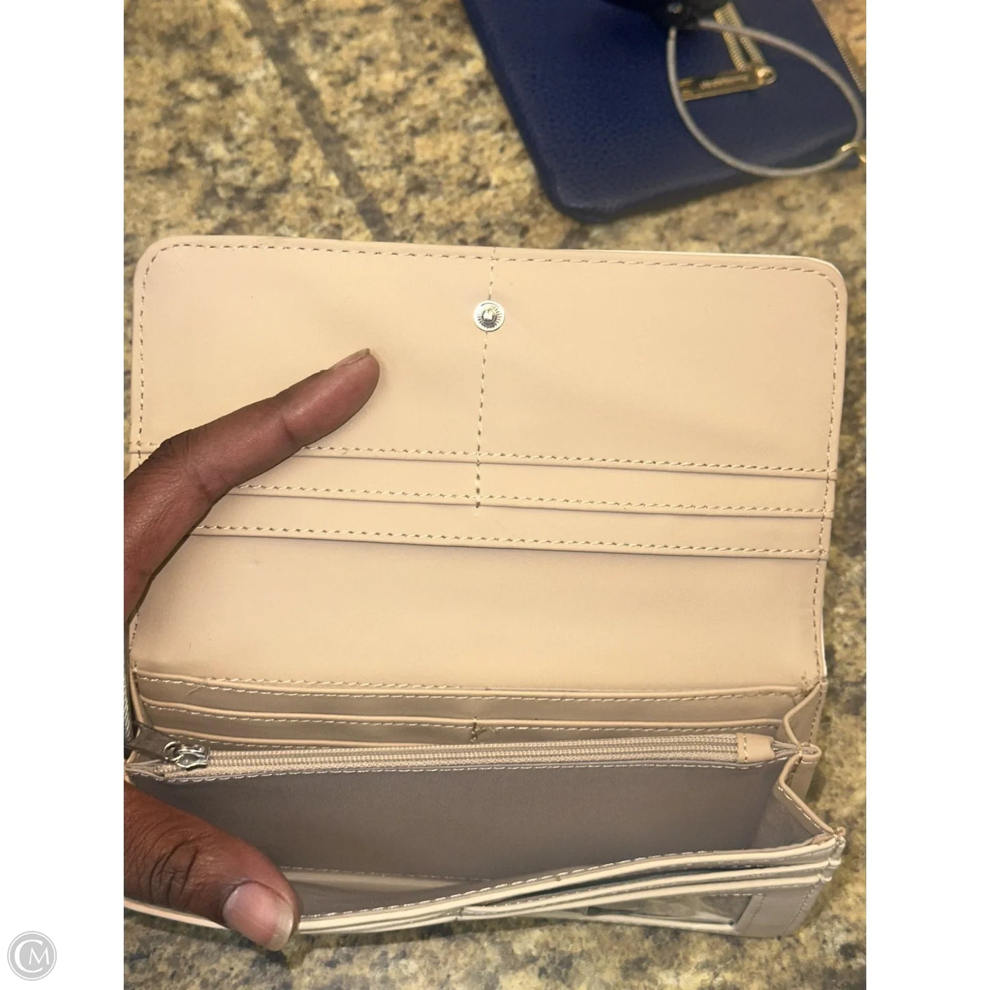 Wallet By Clothes Mentor, Size: Medium