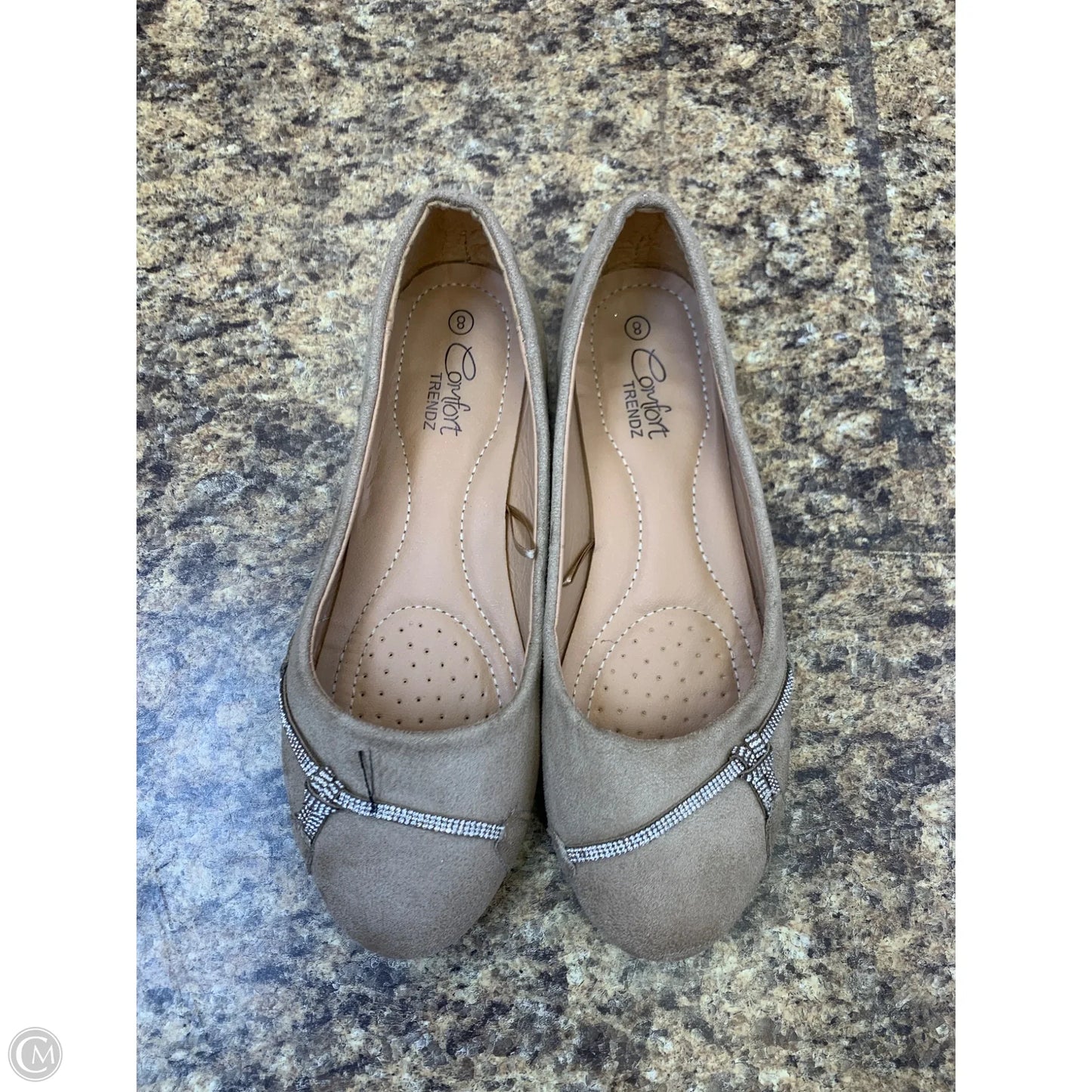 Shoes Flats By Clothes Mentor In Beige, Size: 8