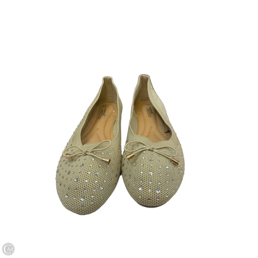 Shoes Flats By Cmf In Beige, Size: 7
