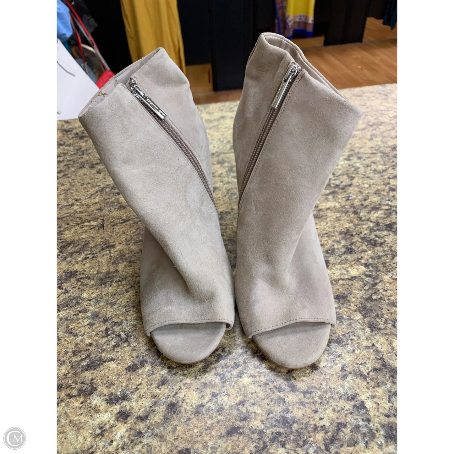 Boots Ankle Heels By Gianni Bini In Beige, Size: 9.5