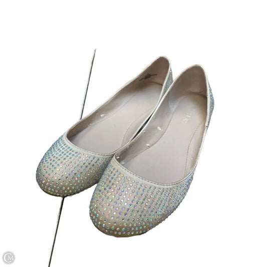 Shoes Flats By Bakers Shoes In Beige, Size: 10