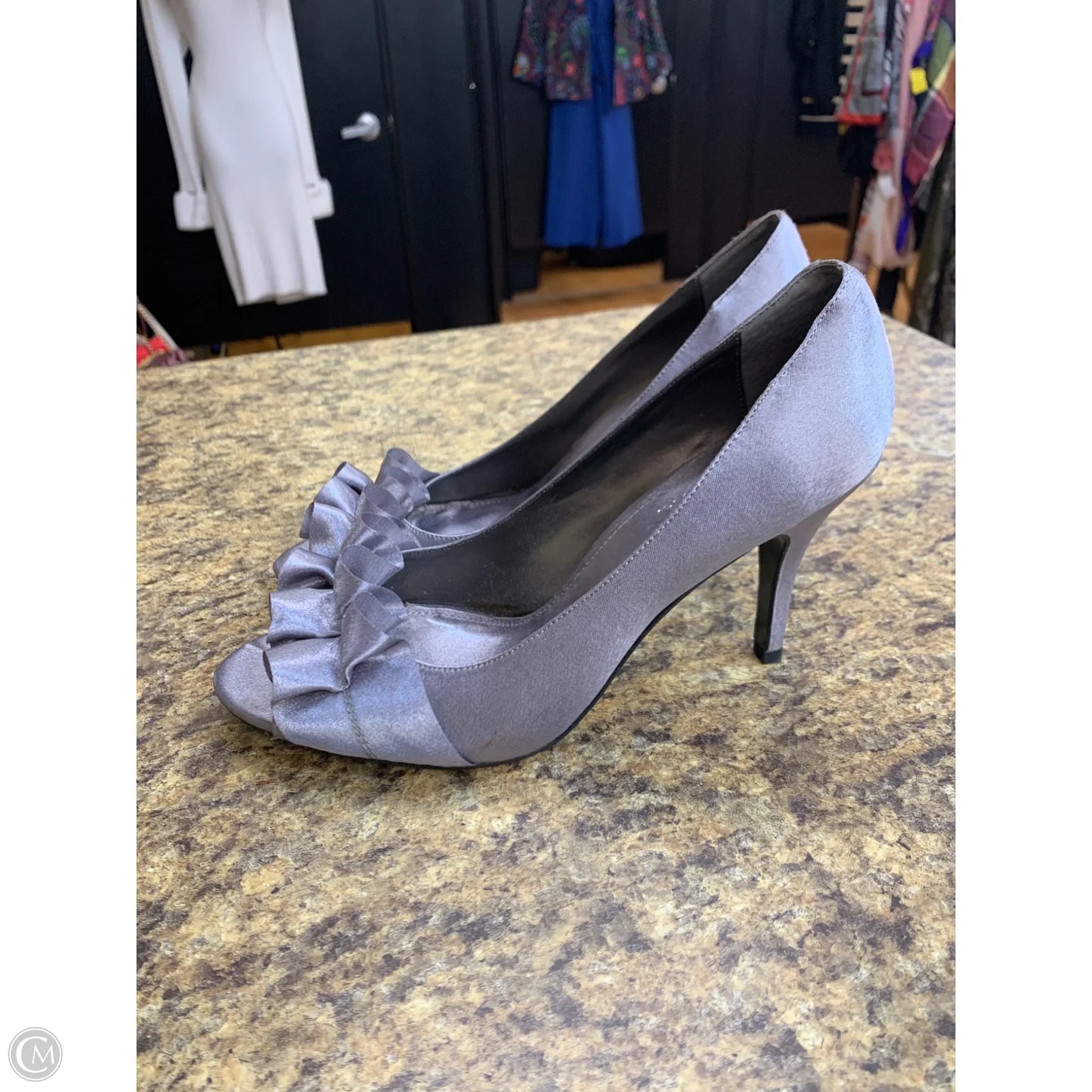Shoes Heels Kitten By Cmf In Grey, Size: 8