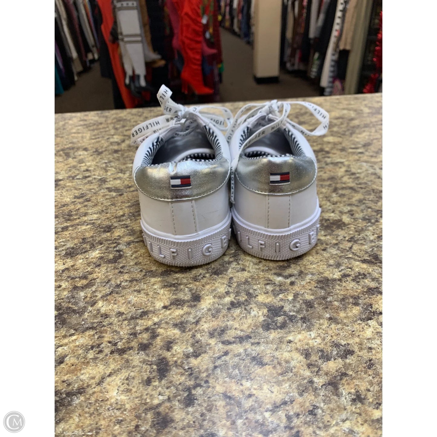 Shoes Sneakers By Tommy Hilfiger In White, Size: 7.5
