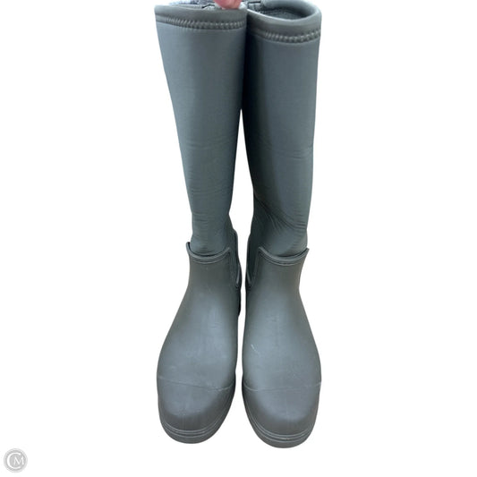 Boots Designer By Ugg In Green, Size: 6