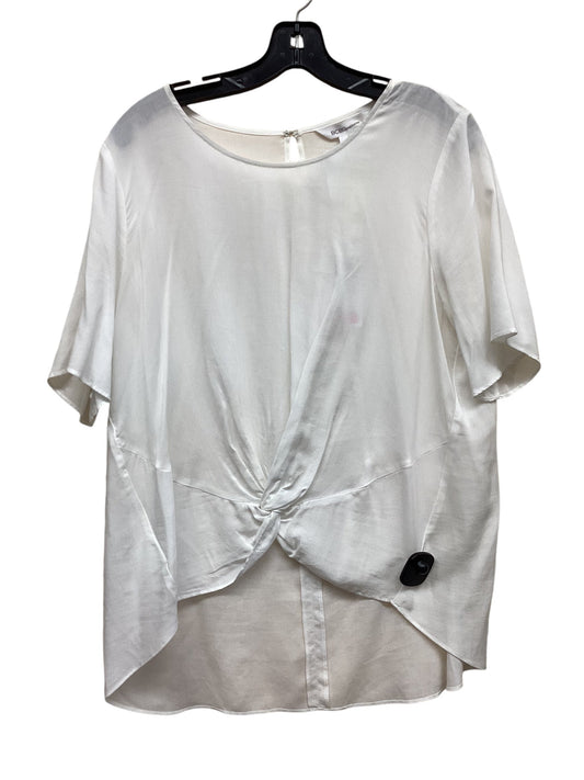 Top Short Sleeve By Bcbgeneration In White, Size: L