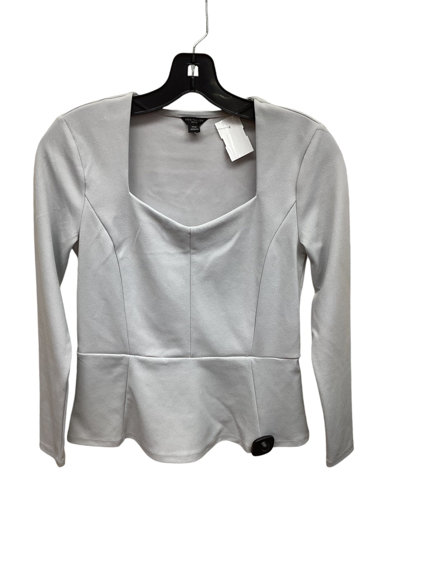 Top Long Sleeve By Ann Taylor In Grey, Size: Xxs