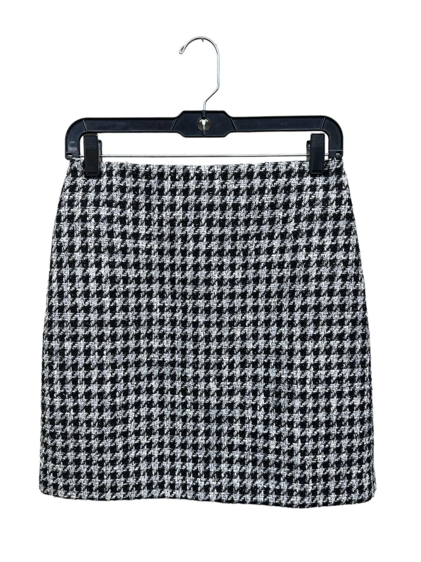 Black & White Skirt Mini & Short Loft, Size 2