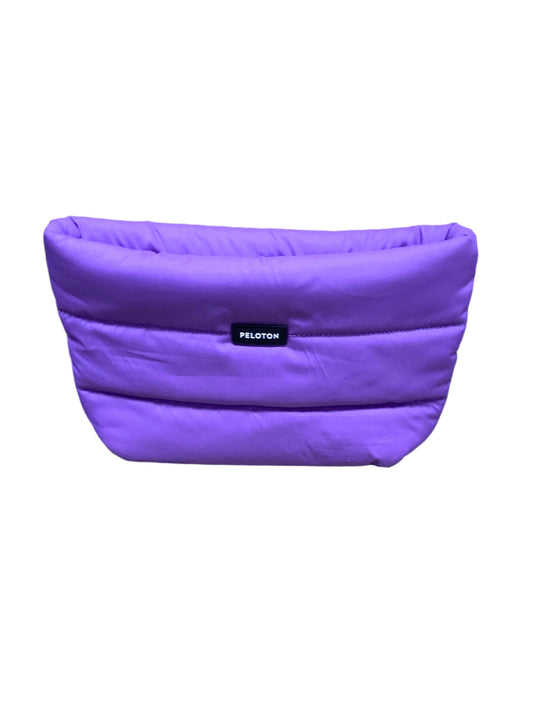 Makeup Bag By Clothes Mentor, Size: Medium