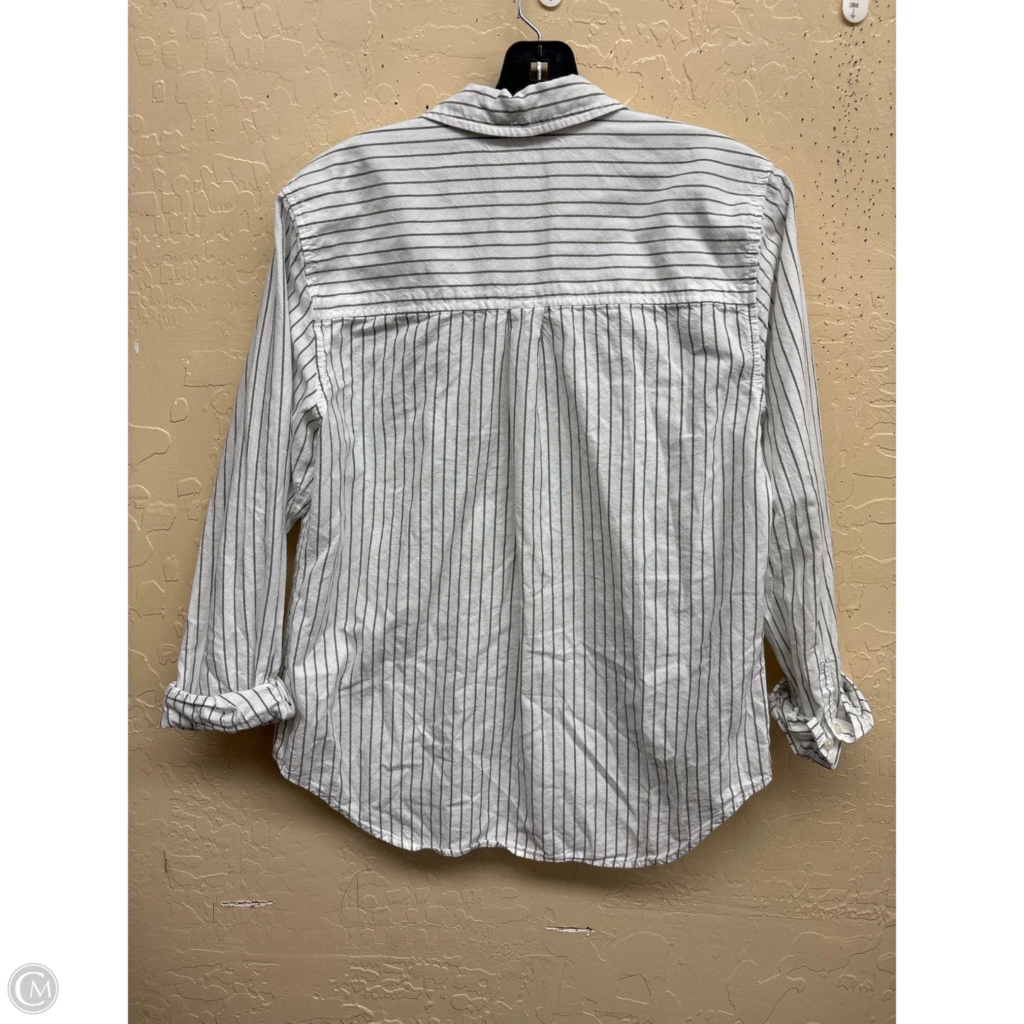 Top Long Sleeve By Universal Thread In Striped Pattern, Size: M