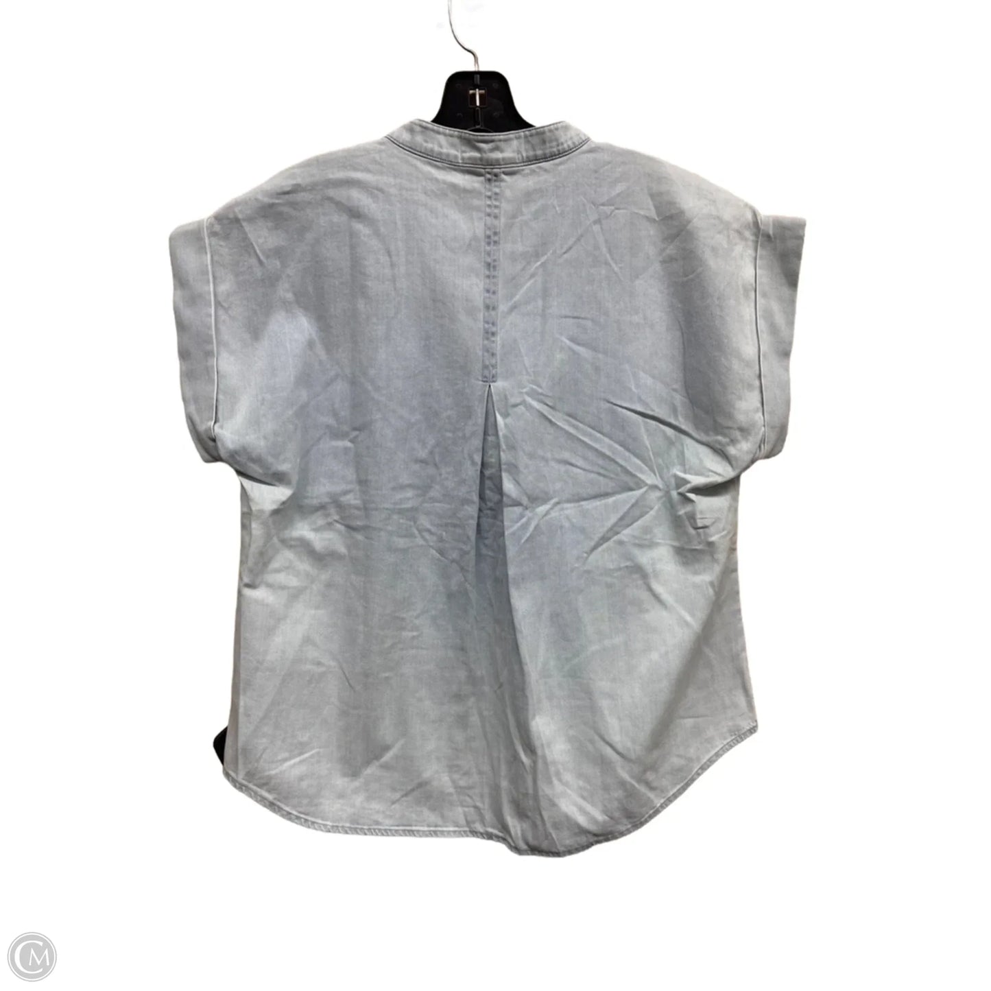 Top Short Sleeve By Cloth & Stone In Blue Denim, Size: M