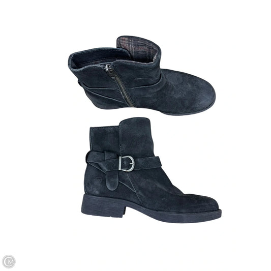 Boots Ankle Flats By Born In Black, Size: 6