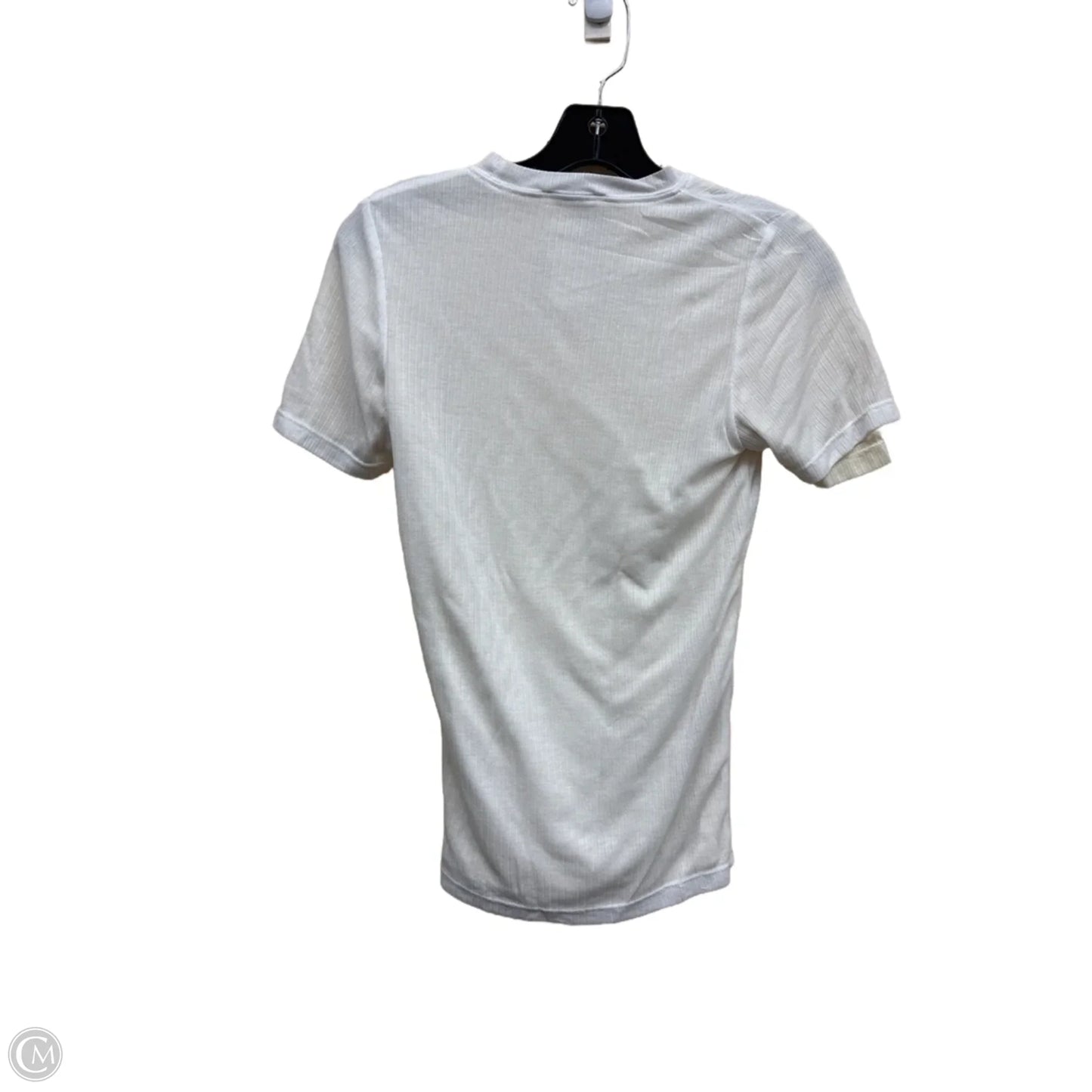 Top Short Sleeve By Clothes Mentor In White, Size: M