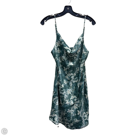 Dress Casual Short By Urban Outfitters In Green, Size: L