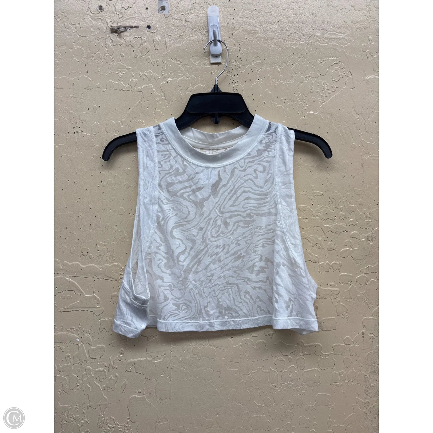 Top Sleeveless By Clothes Mentor In White