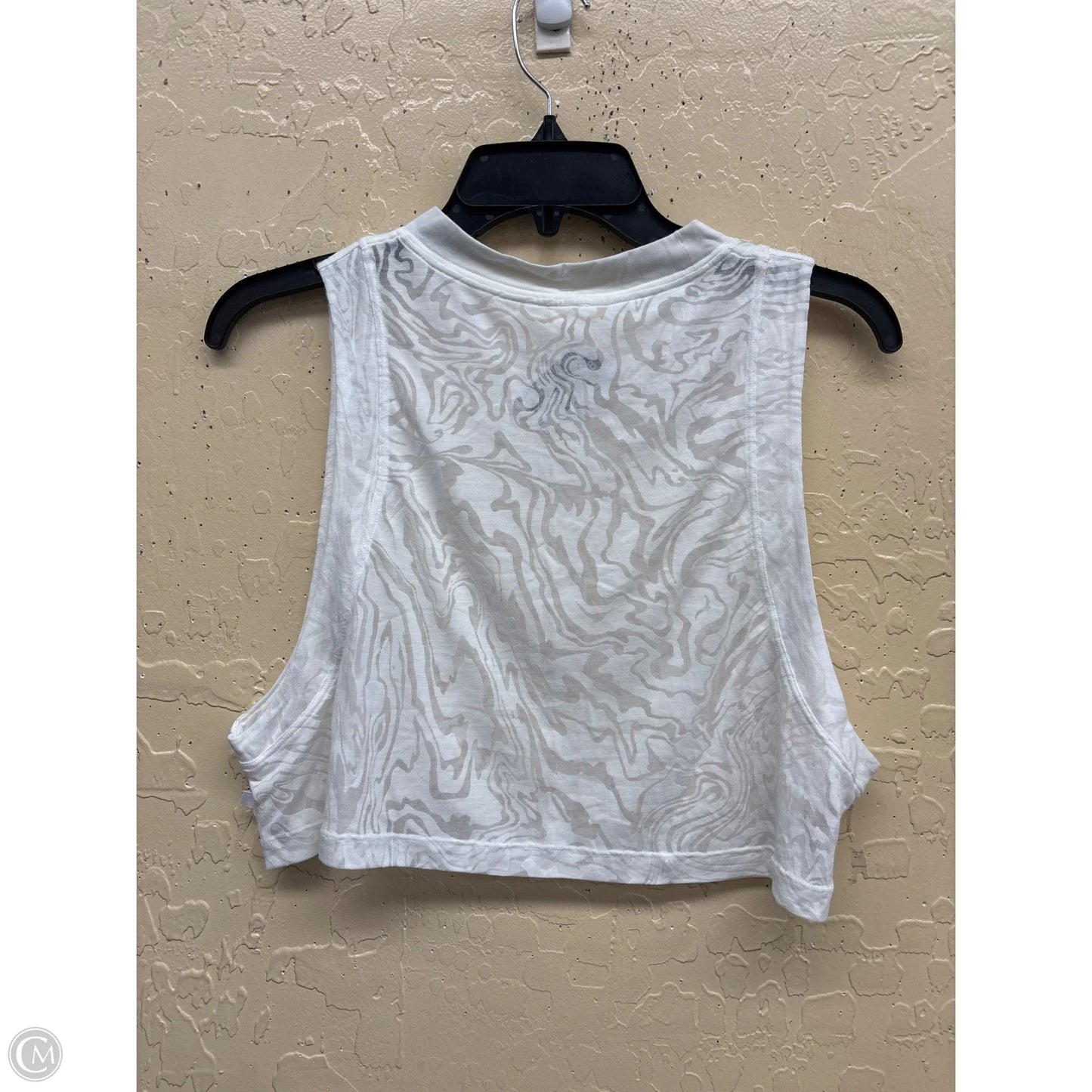 Top Sleeveless By Clothes Mentor In White