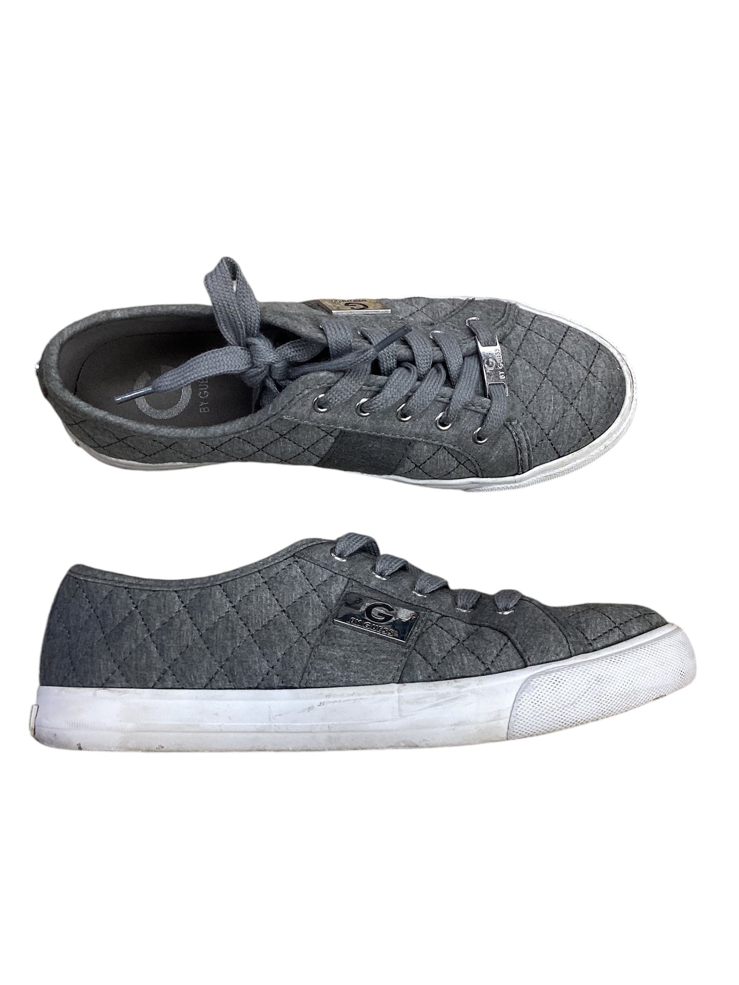 Shoes Sneakers By Guess In Grey, Size: 8