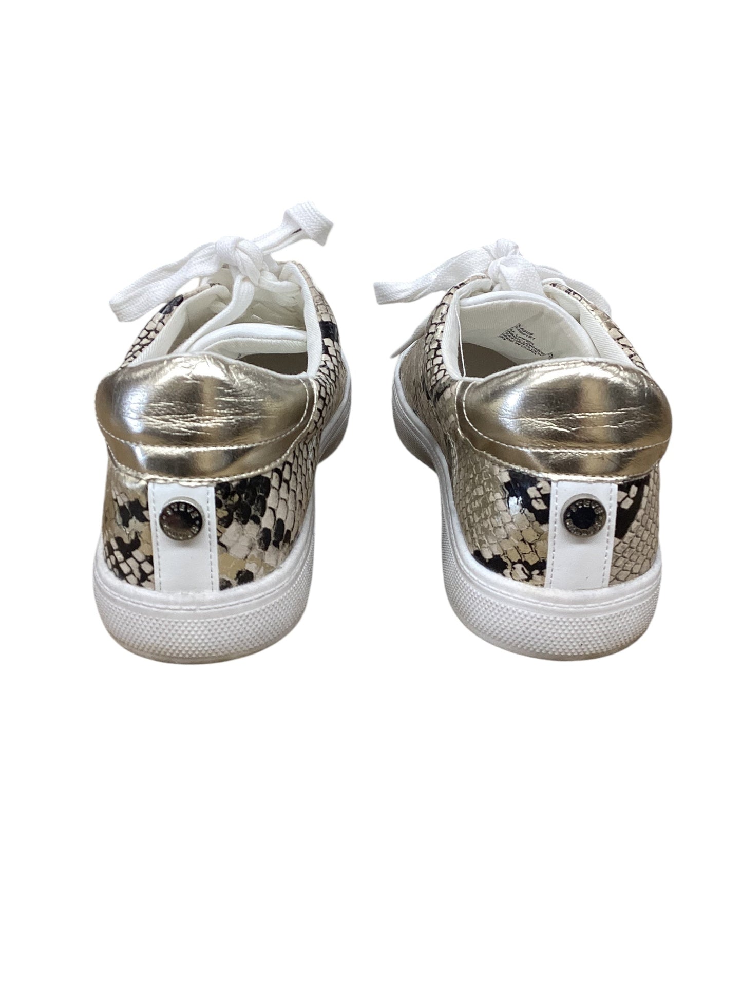 Shoes Sneakers By Steve Madden In White, Size: 9