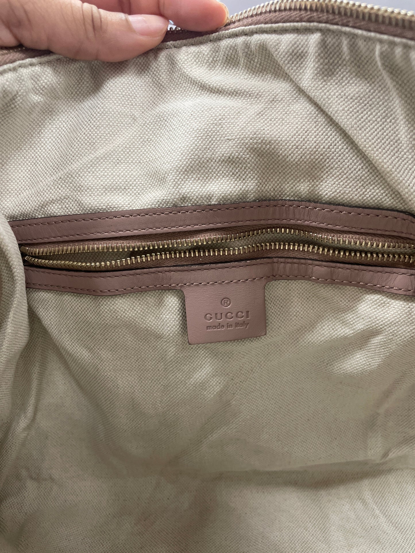 Handbag Designer By Gucci  Size: Medium