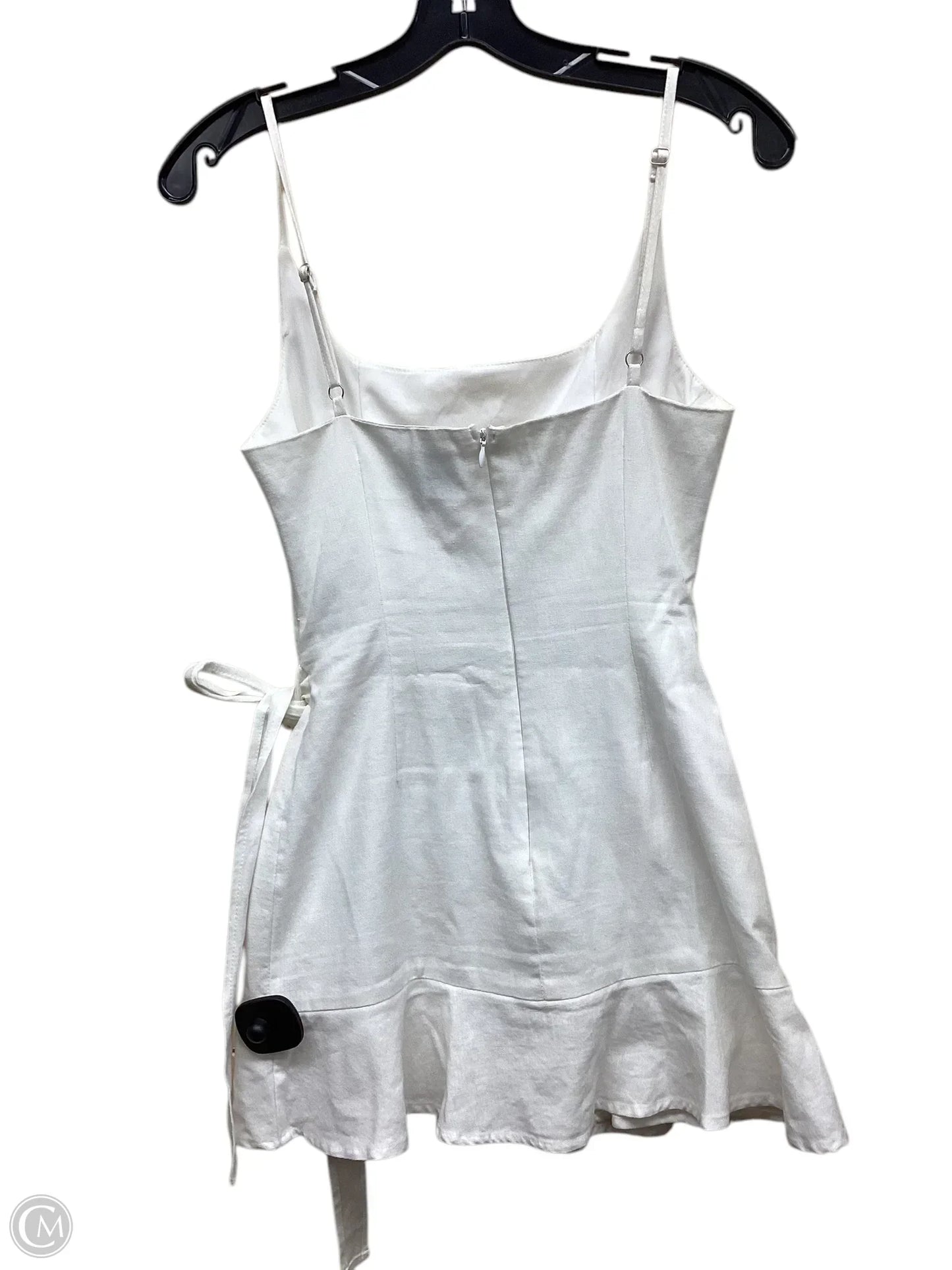 Dress Casual Short By Clothes Mentor In White, Size: 2