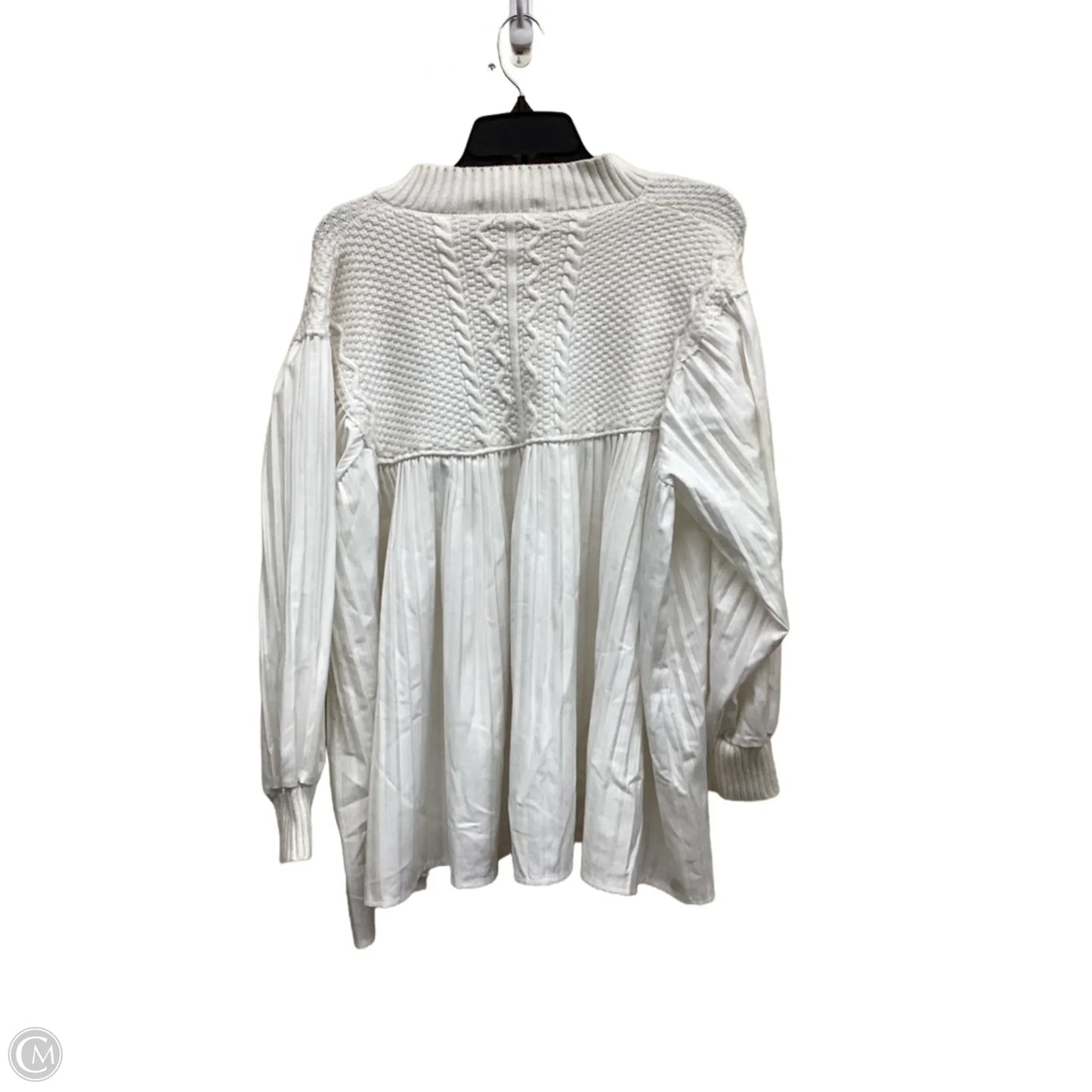 Top Long Sleeve By Clothes Mentor In White