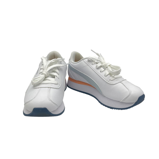 White Shoes Athletic Puma, Size 6