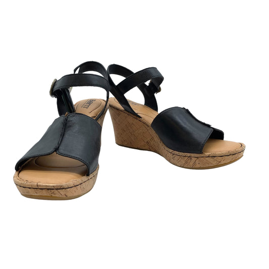 Black & Tan Sandals Flats Born, Size 10
