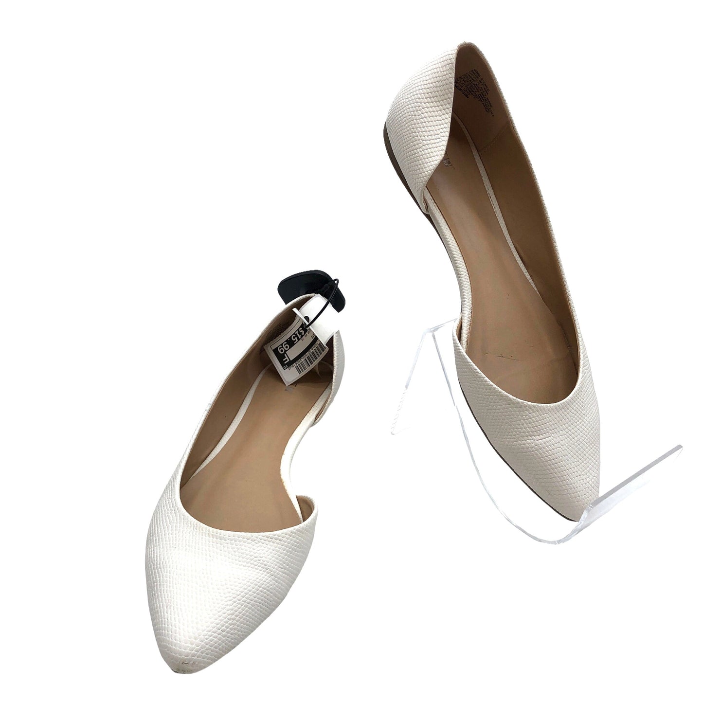 White Shoes Flats Apt 9, Size 9.5