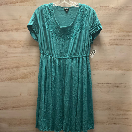 Dress Casual Short By Torrid In Green, Size: M