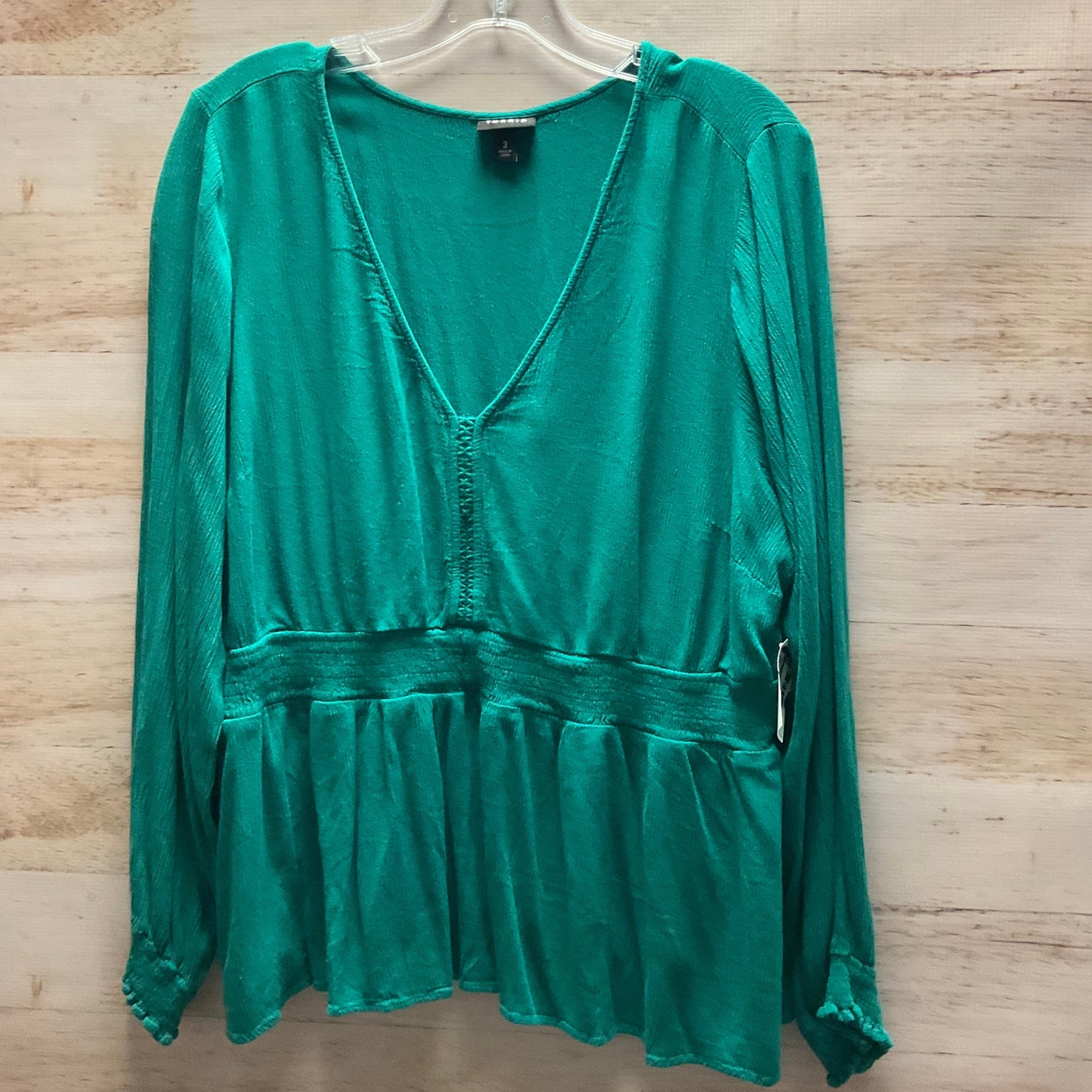 Top Long Sleeve By Torrid In Green, Size: Xxxl